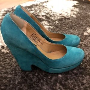 Deena & Ozzy teal suede wedges